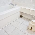 浴室のタイルに黒カビが！正しい掃除方法とカビの防止対策