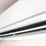 エアコンの冷房とドライの電気代は変わるのか？